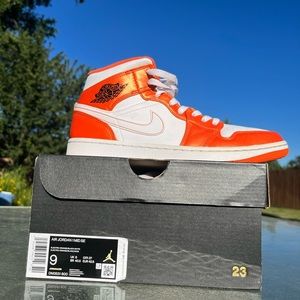 Jordan 1 mid Electro Orange mid
